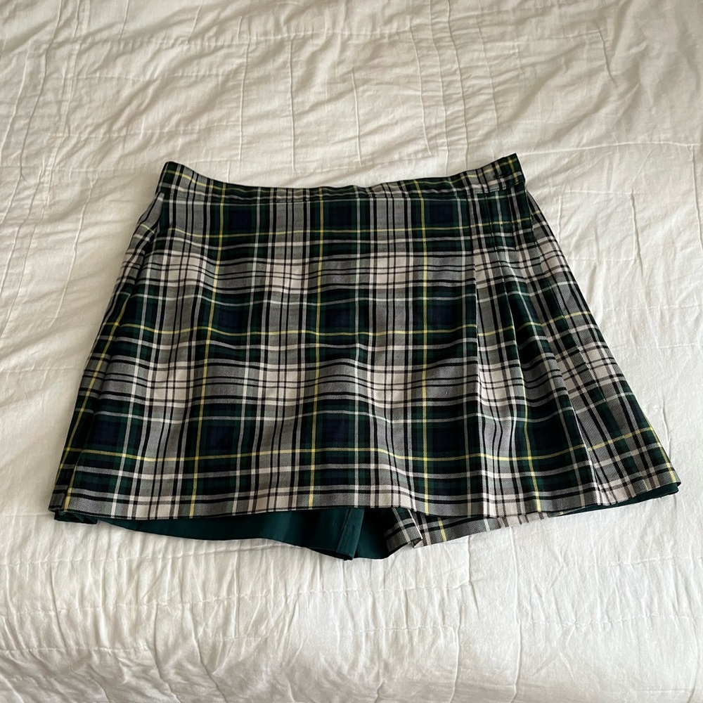 Chic Green and Black A-line Skorts with Pleats made in Canada